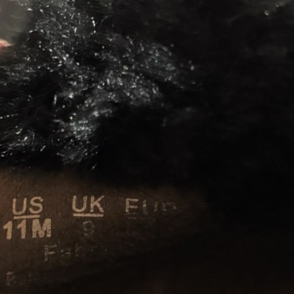 B Zees Black Comfortable Faux Fur Trimmed Shoes 11M - Picture 4 of 5